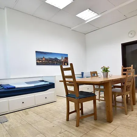 Boardinghouse In *free Wifi* * كولونيا