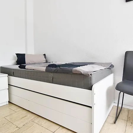Boardinghouse In *free Wifi* Lägenhet *