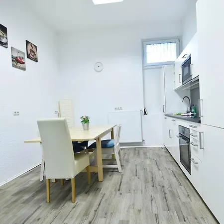 Boardinghouse In *free Wifi* * קלן