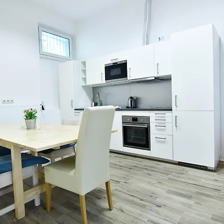 Boardinghouse In *free Wifi* דירה *